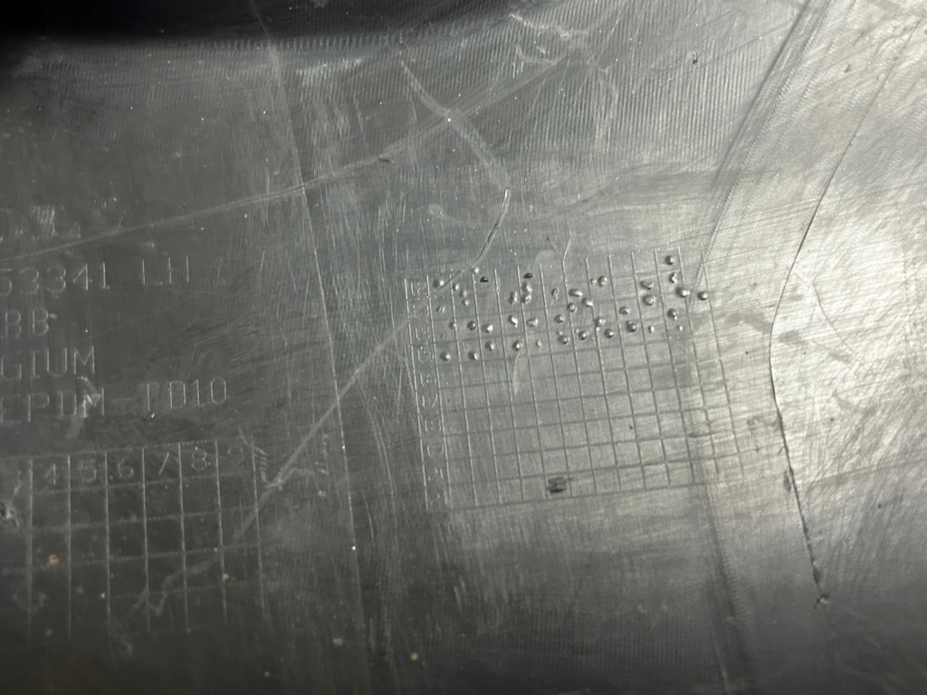 фото №10, Volvo v40 cross права ліва решітка бампера перед