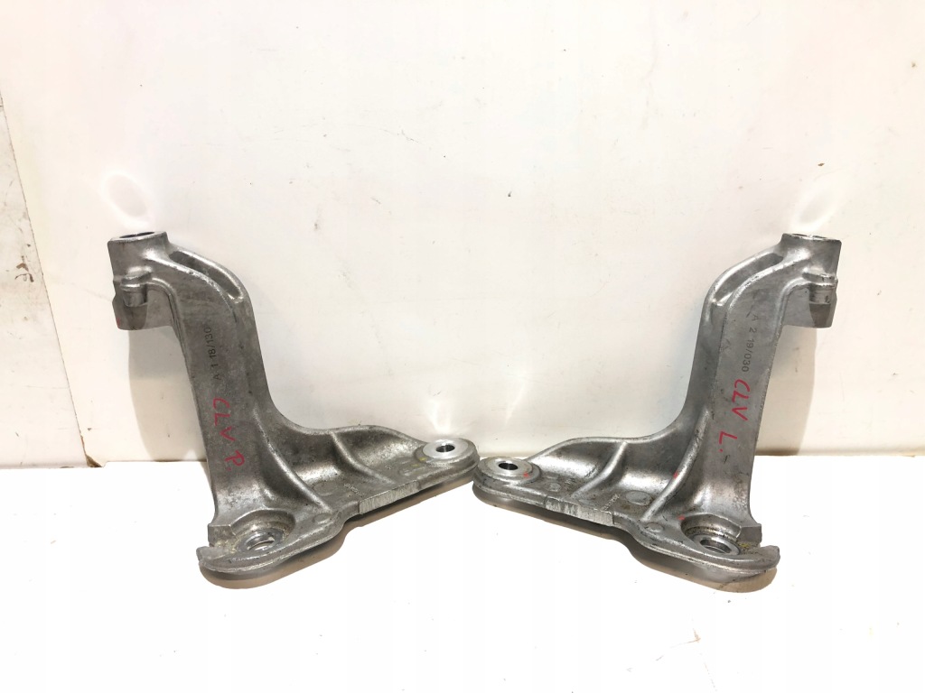 фото №1, Renault clio v праве кронштейн підрамник 548502436r