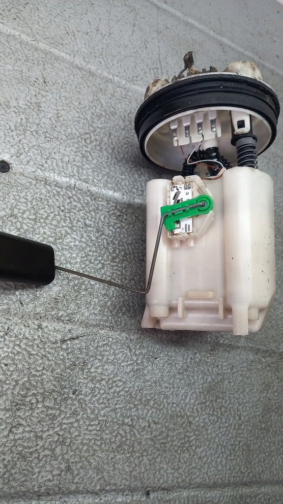 фото №1, Поплавок пального mitsubishi space star 1.9did 01r