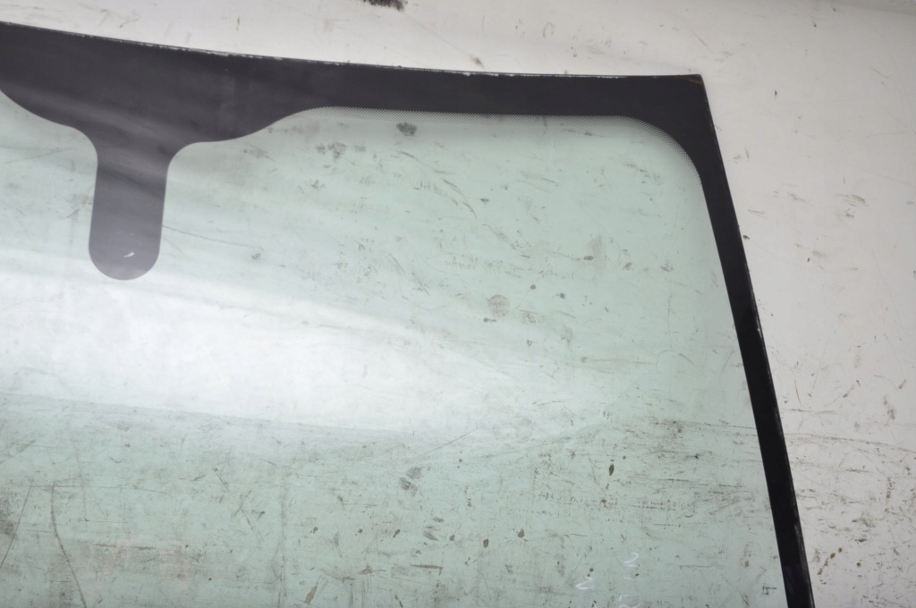 фото №3, Aston martin db9 стекло перед передняя лобовое