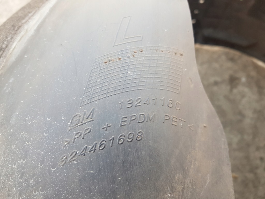 Полный подкрылок левый перед opel insignia a 08-13 13241159 13241160 в хорошем состоянии Киев