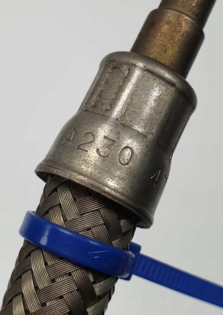 Шланг пального mercedes sl r230 amg a2304701675 Оригінал