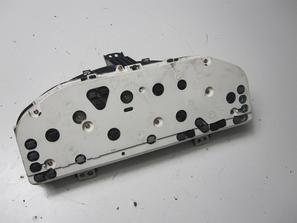 фото №8, Счетчик приборы mazda mpv 2.0d 2002r obr