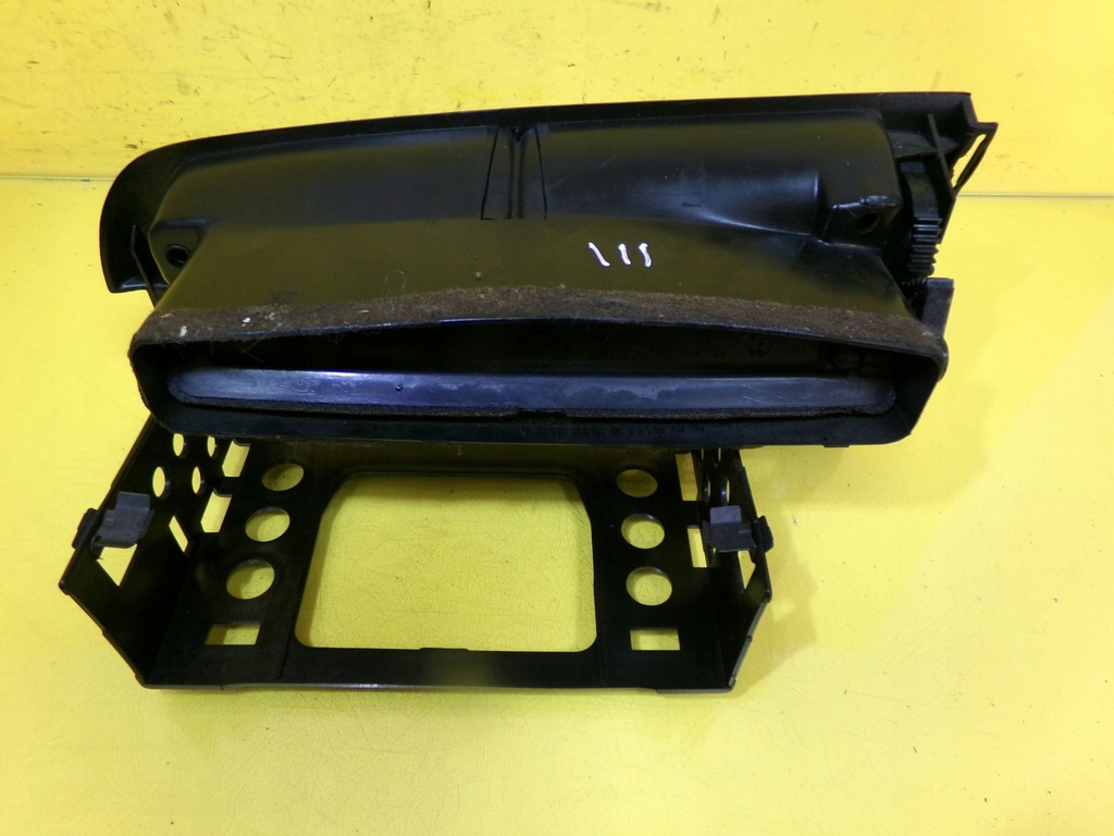 фото №9, Ґрати середнього обдув рамка радіо volkswagen golf iii 1h6819736 nr539