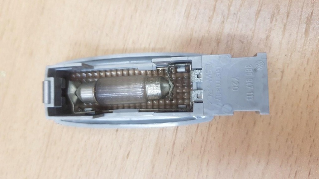 фото №2, Лампа освещение салона superb i