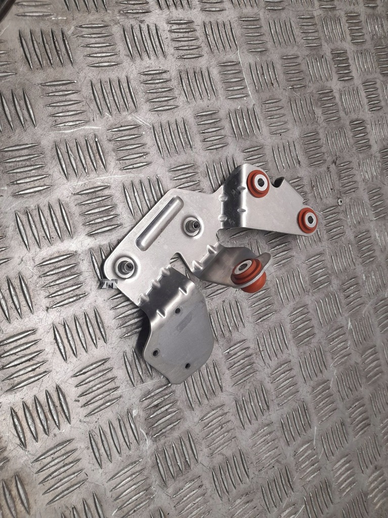 фото №5, Audi a8 s8 d4 4h 2013 з передній інше частини відсік двигуна