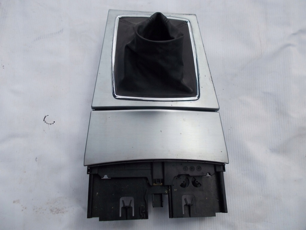 фото №1, Mercedes w204 чохол рамка попільничка