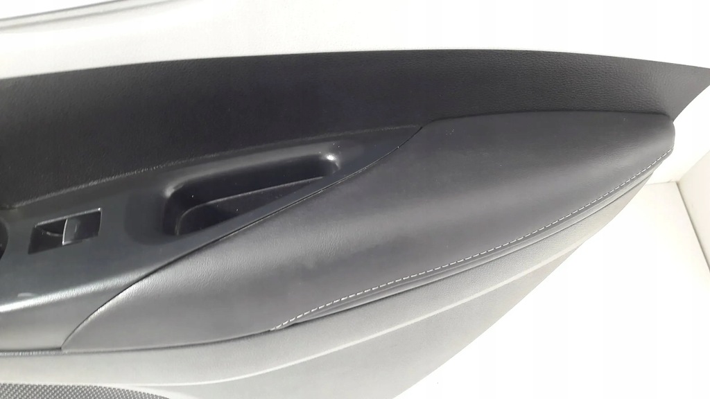 фото №5, Toyota corolla e21 обшивка двері 67613-026640 правий задній хетчбек et17