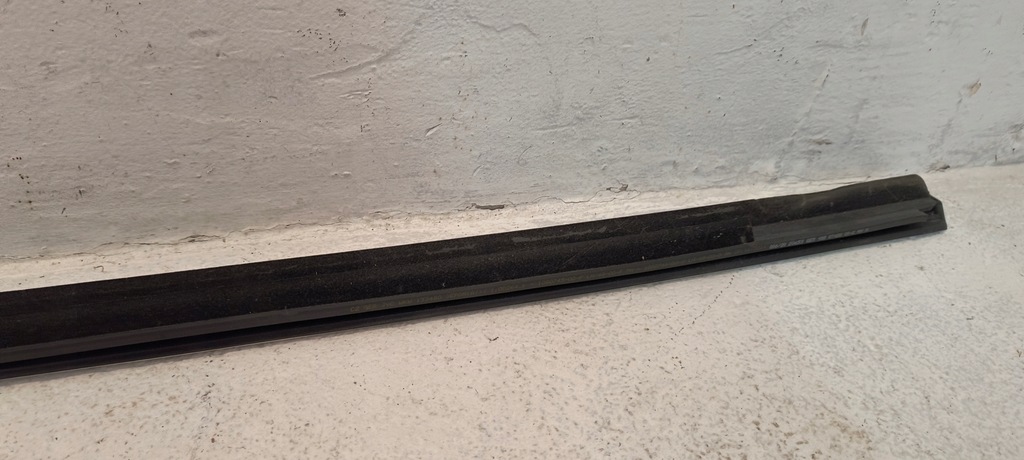 фото №12, Хром молдинг двері правий перед tesla model 3 iii