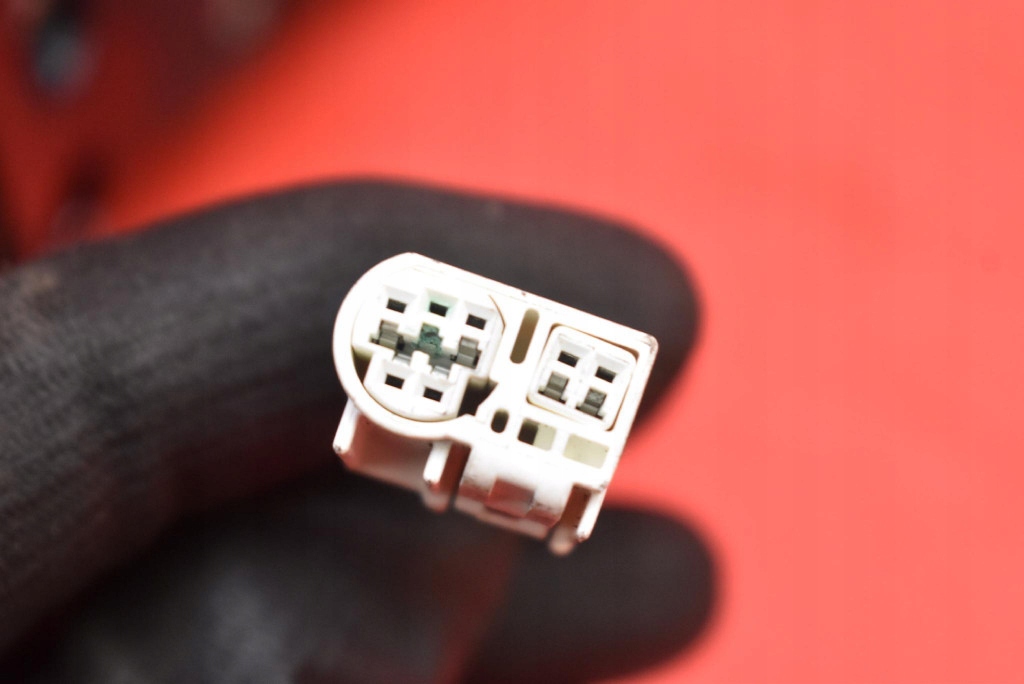 Дзеркало ліва сірі європа  015829 toyota avensis t25 02-06 7 pin Недорого