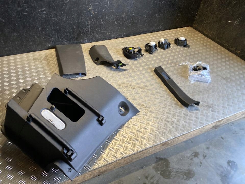 фото №6, Сиденья, заднее сиденье, комплект nissan primastar iii 2024 панель дверь trzeci ряд