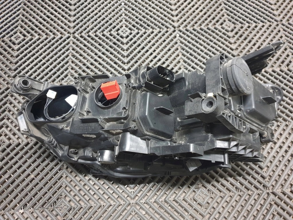 фото №5, Лампа права перед volkswagen passat b8 full led