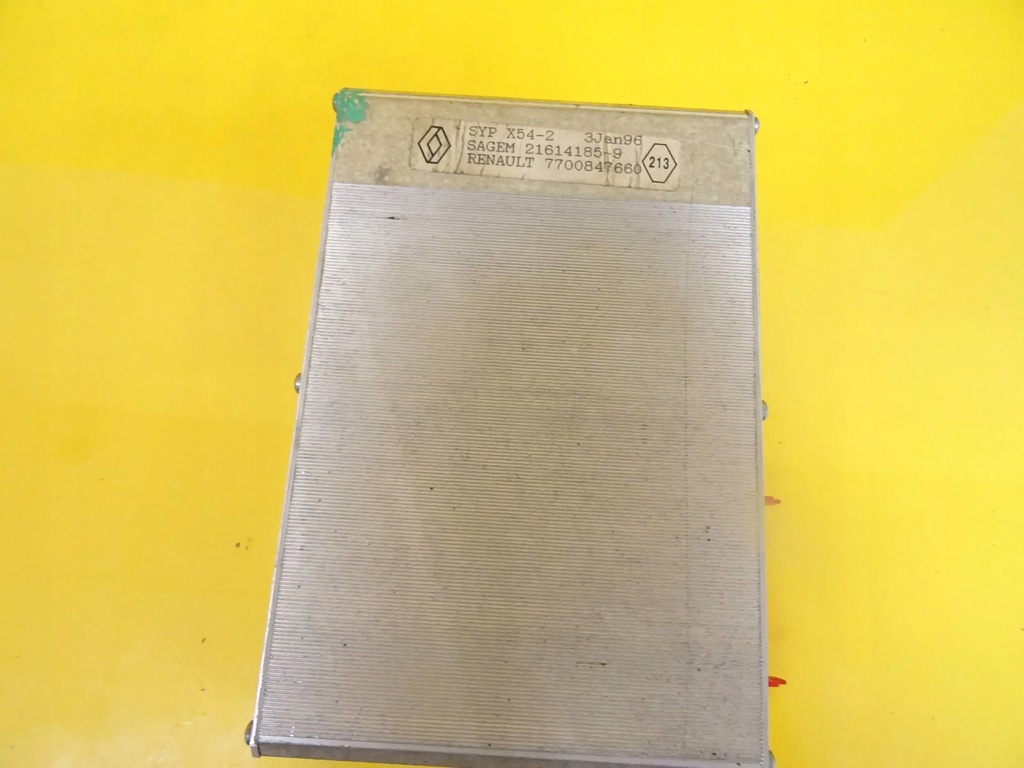 фото №1, Бортовий комп'ютер двигуна renault safrane 7700847660 nr82