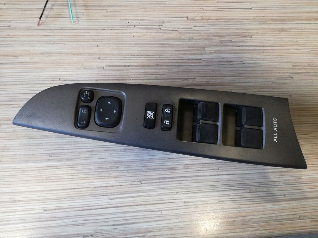 фото №1, Lexus is ii перемикач вікон 84040-53100 anglik