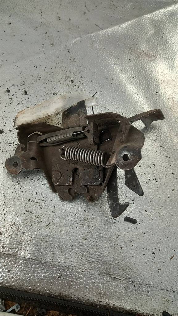 фото №2, Замок капот volvo v40