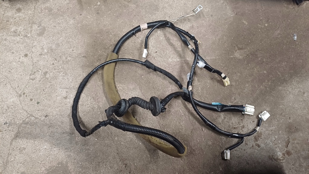 фото №1, Daihatsu materia електропроводка кришки багажника джгут