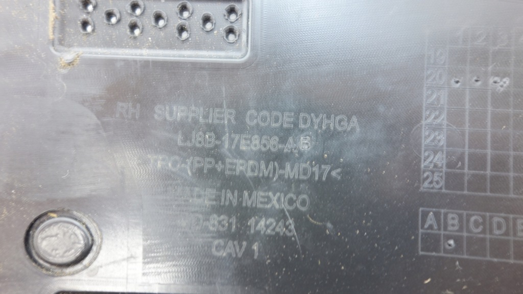 фото №11, Ford mustang mach-e 2020- направляющая кронштейн бампера правый перед