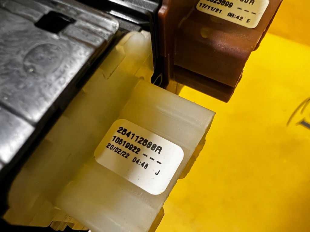 фото №8, Панель переключатель окон зеркал дверь перед левый dacia jogger sandero iii