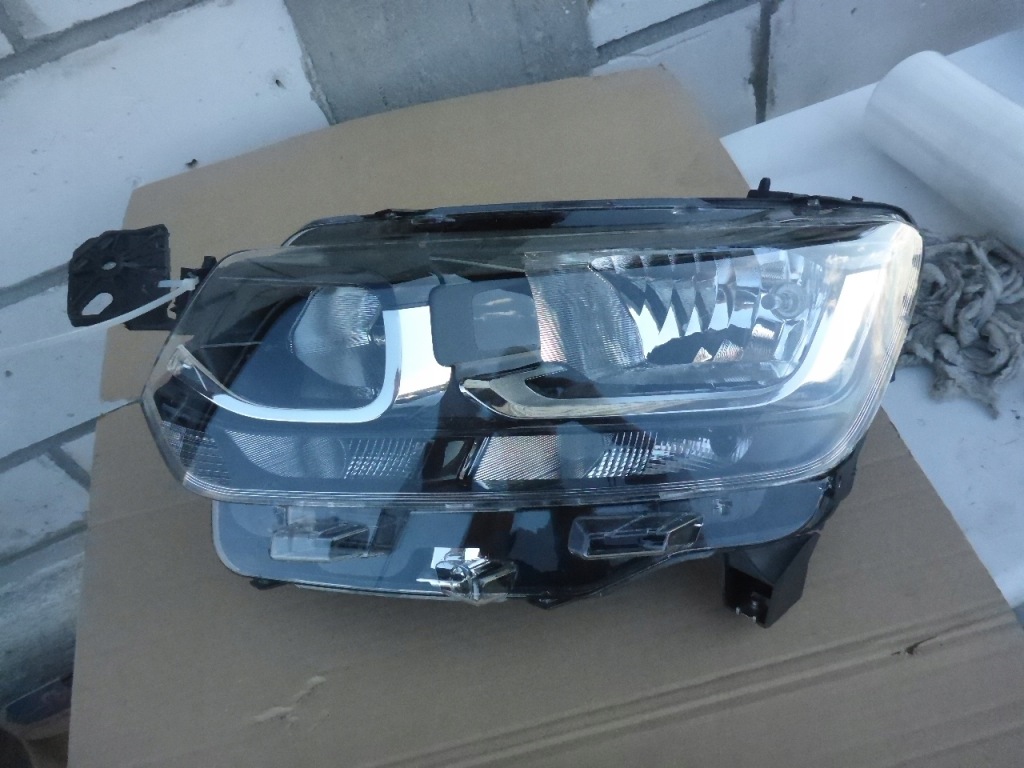 фото №2, Toyota proace city лампа левая перед оригинал