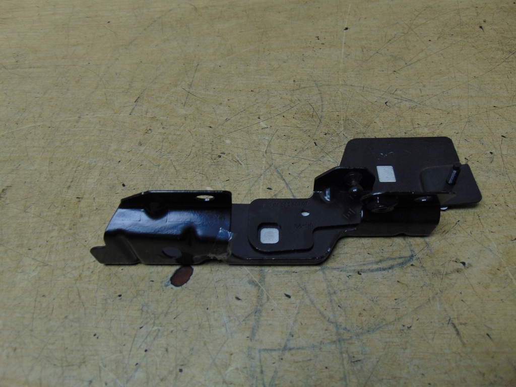 фото №1, Кронштейн кронштейн крила поперечина правий renault zoe 631420809r