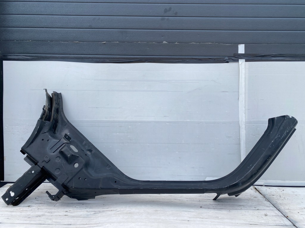 Купити Renault master 3 стійку  поріг обшивка правий перед 2010-2024