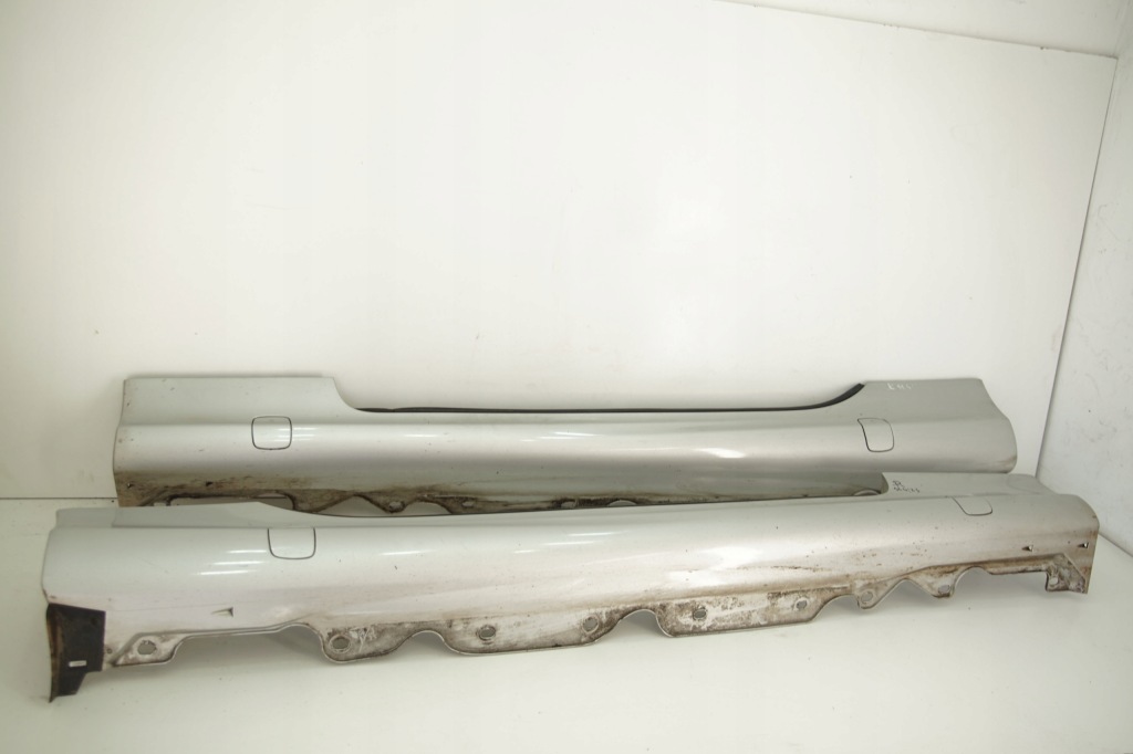 Накладка  порог левая правая порог цвет 744 mercedes sl r230 Цена