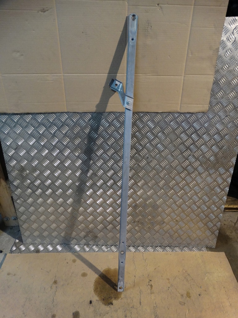 фото №1, Idealna распорка задняя правая mercedes w223 1