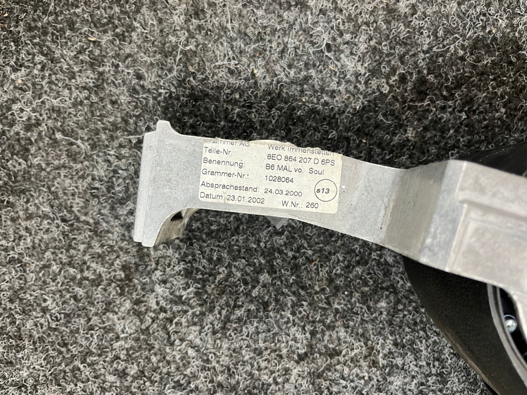 фото №8, Audi a4 b6 подлокотник тканевый 8e0864207d