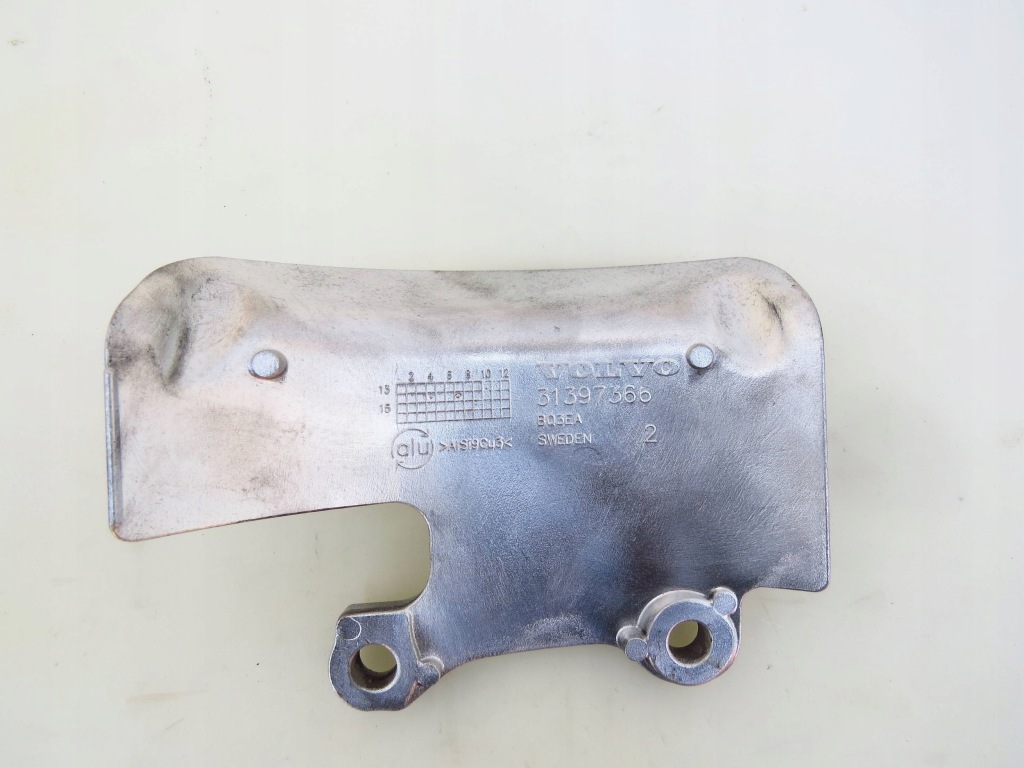 Купити Накладка корпус піввісь 31397366 volvo v40 2 2.0 d3 d4