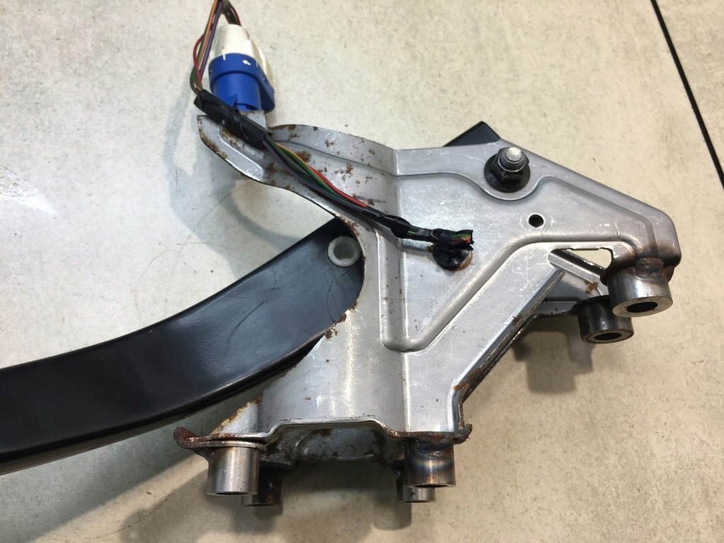 фото №6, Педаль тормоза discovery iii 2.7 td skb500031