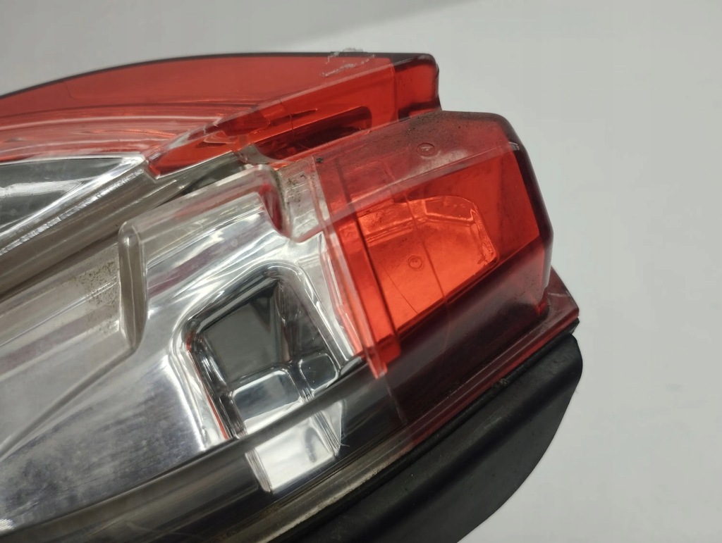 фото №13, Toyota c-hr i 2017 ліва сторона лампи задні