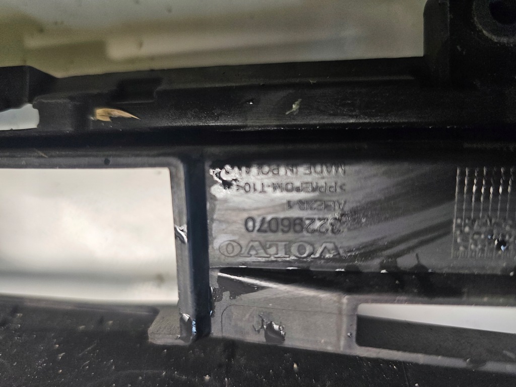 фото №10, Решётка средняя бампера перед volvo xc60 ii 2 2017-2021