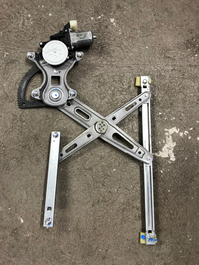 фото №1, Підйомник скло p/p hyundai i20 08-14 98820-1j100