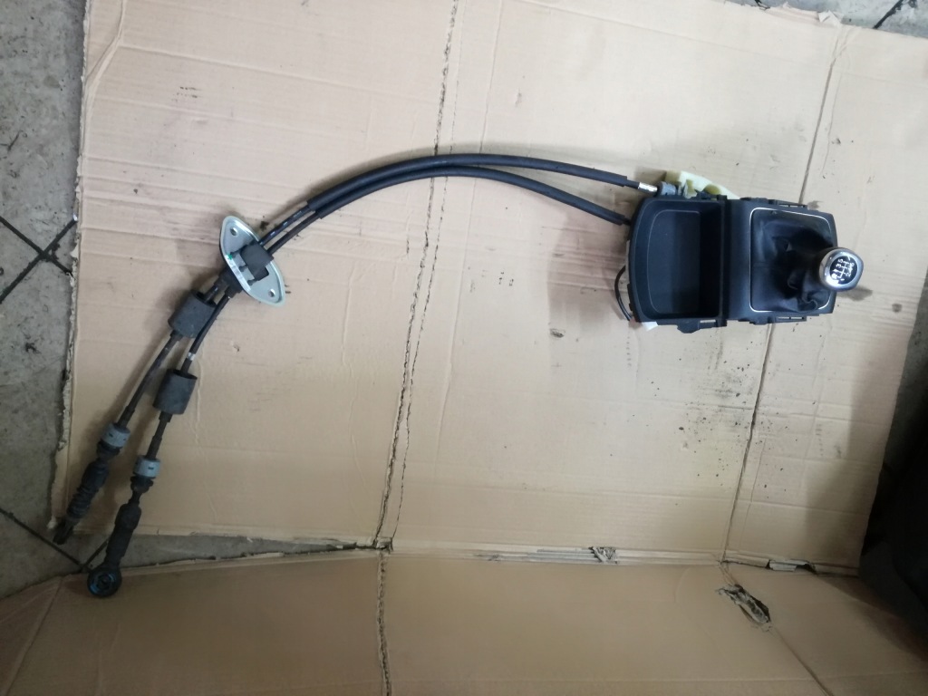 фото №1, Hyundai i30 ii 2012 - 2017 rok домкрат тросы ручка переключения передач 1.4b