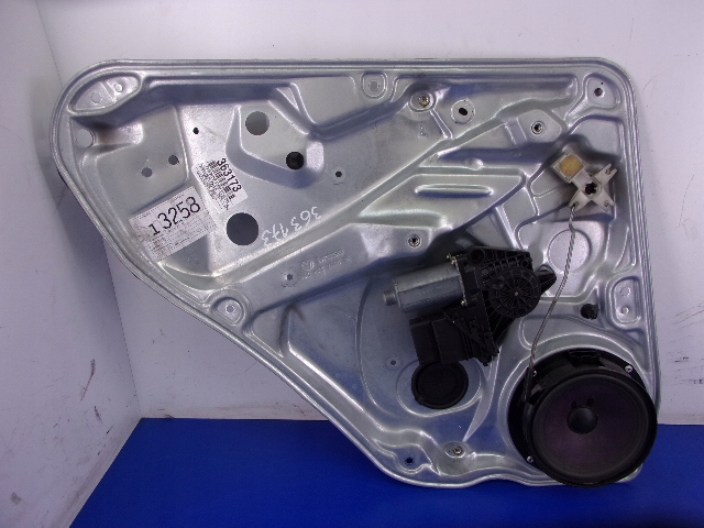 фото №1, Passat b5 sedan lift подъемник стекло задняя правый ele