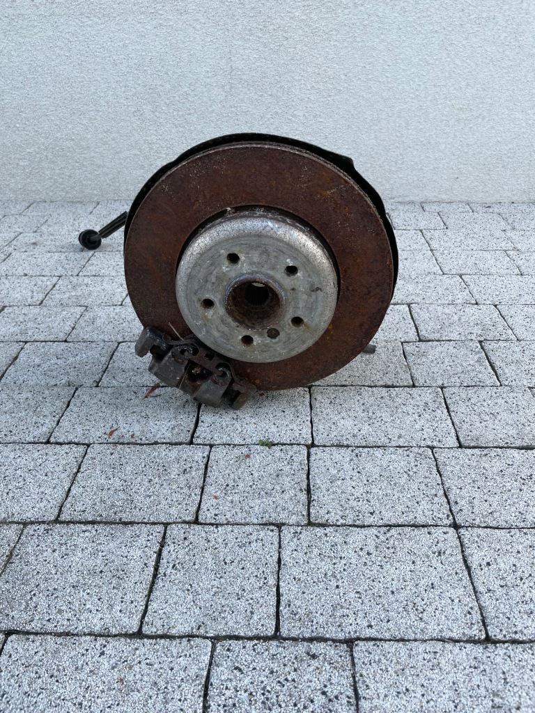 фото №1, Bmw 7 f01 f02 поворотный кулак ступица правая задняя 6797448