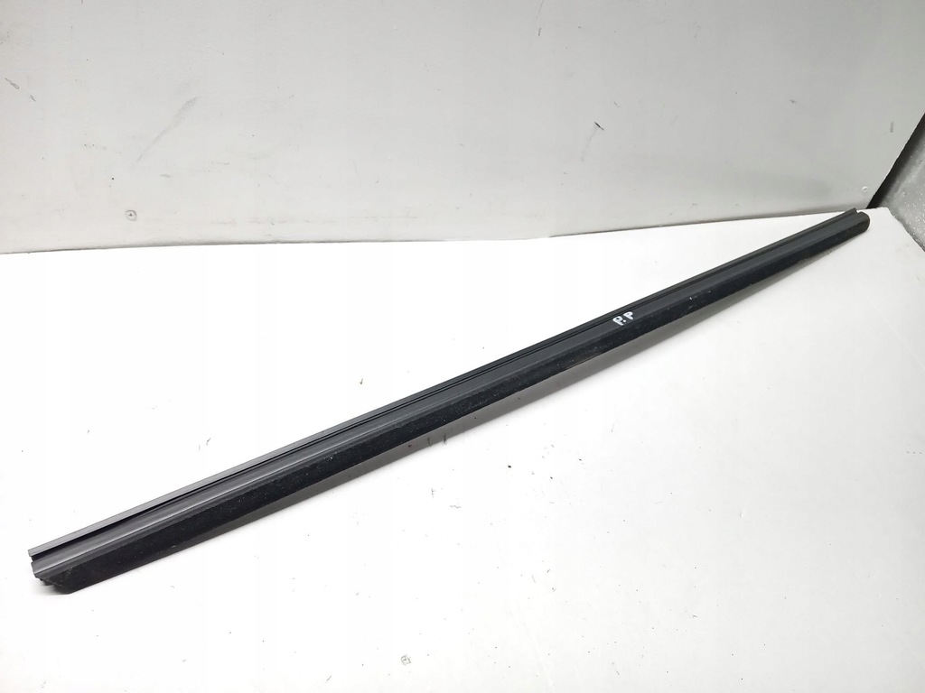 фото №1, Молдинг дверь правая перед ford mustang gt v 2010