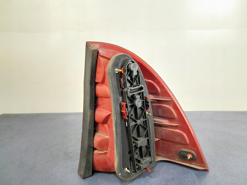 фото №5, Mercedes c w203 sedan лампа задняя левая a2038201164