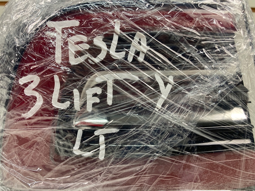 Купить Лампа левая задняя tesla 3 рестайлинг  y