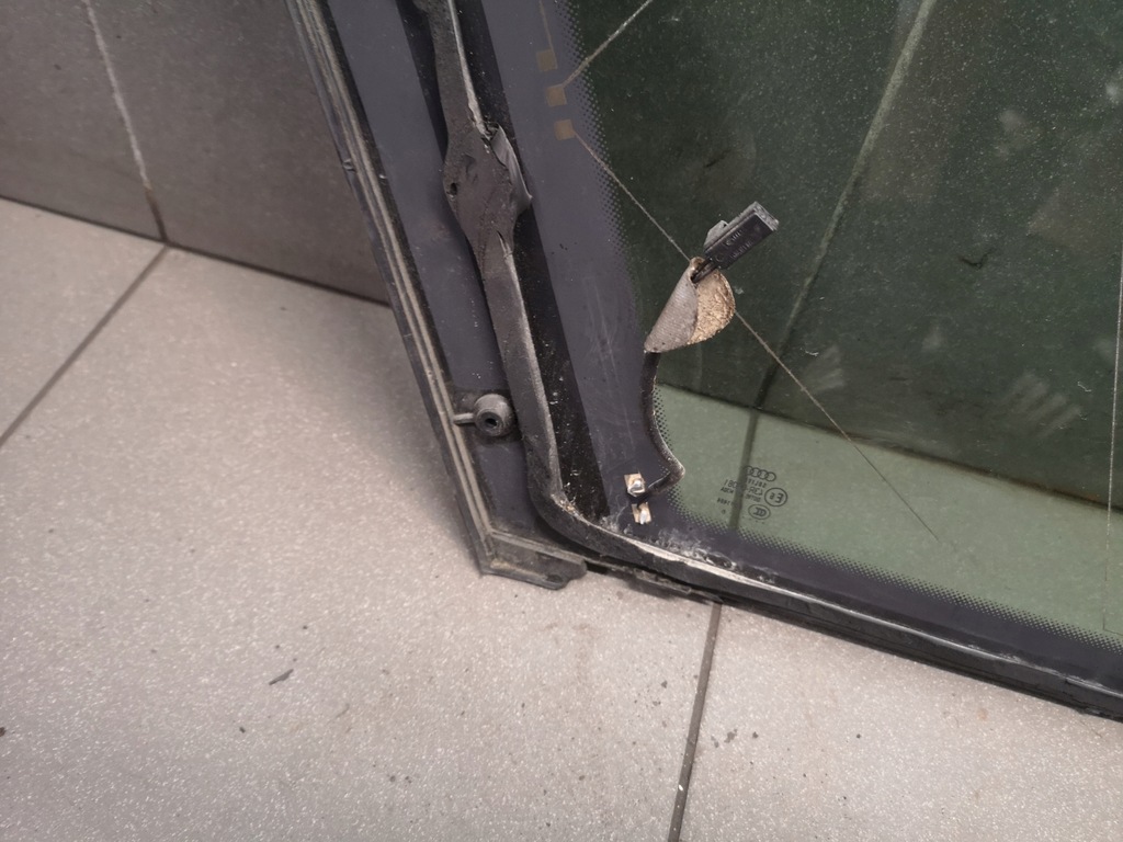 фото №8, Скло трикутник правий задня audi a6 c6 avant 06r