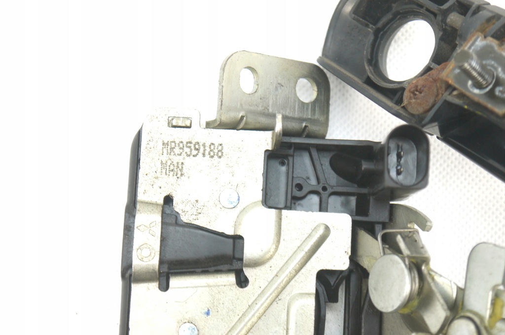фото №7, Mitsubishi colt vi z30 замок кришки задній ручка