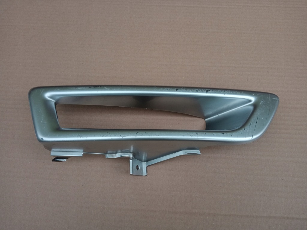 фото №1, Land rover discovery sport правая решётка бампера