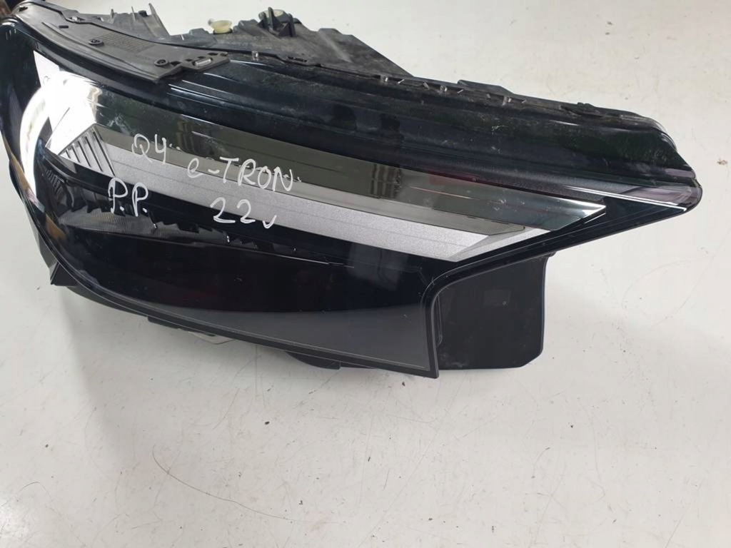 фото №10, Audi q4 sportback e-tron 2022r лампа led правий перед