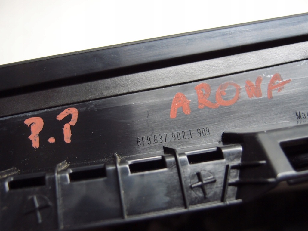 фото №8, Молдинг стійка правий перед 6f9837902f seat arona