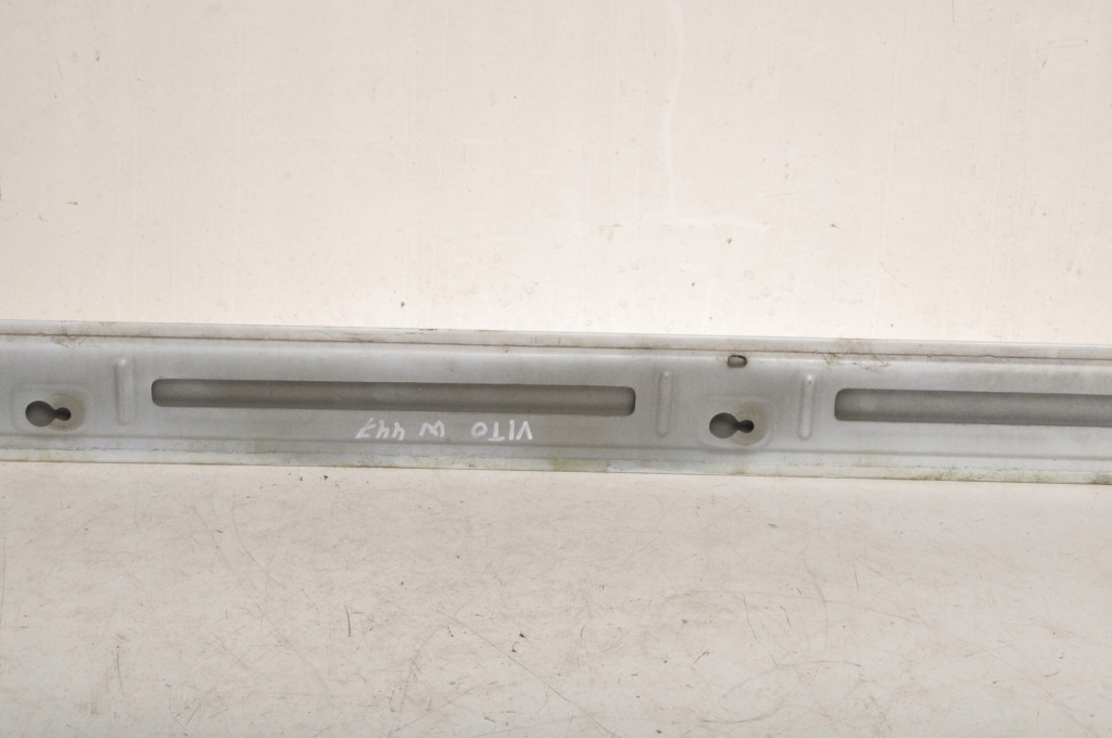 фото №8, Mercedes w447 молдинг накладка дверь раздвижных правая a4476900370