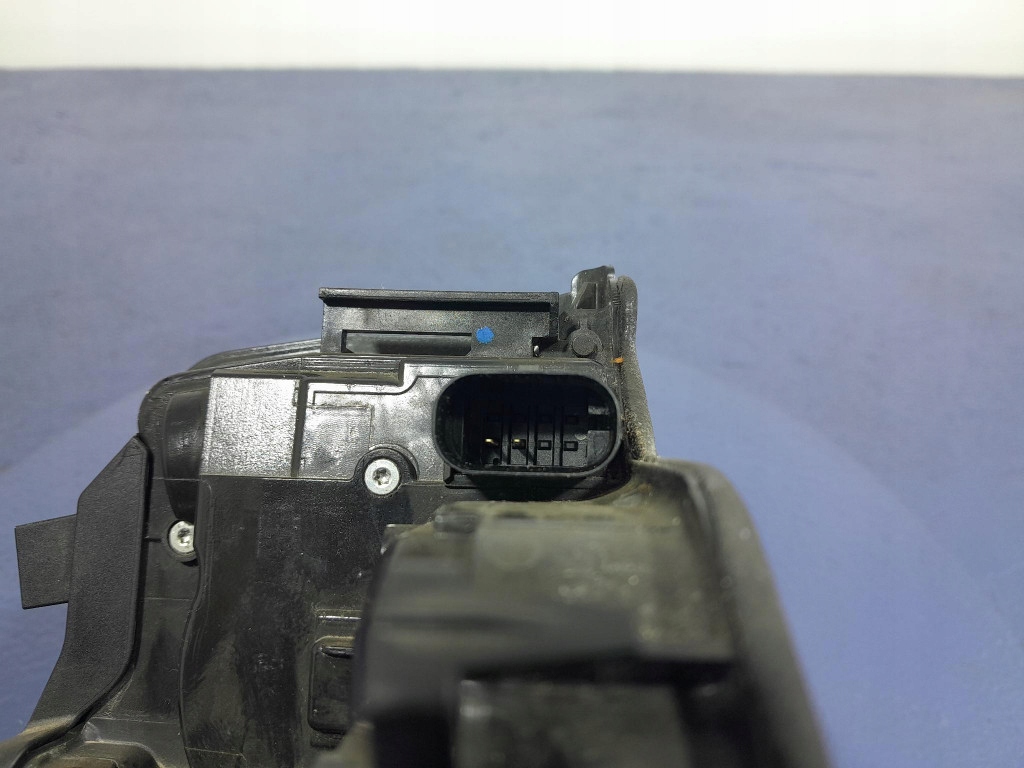 фото №7, Bmw 7 g11 g12 lci замок доводчик двері задня задній правий 8 pin 7477704