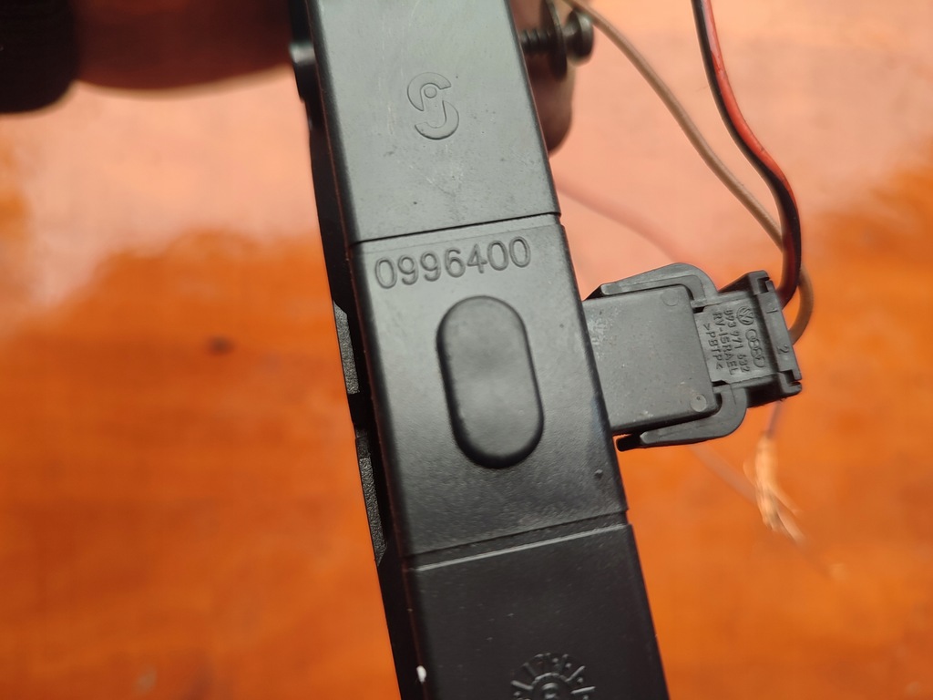 фото №3, Третий свет стоп mitsubishi carisma 0996400