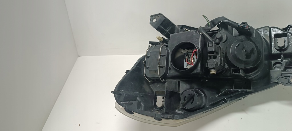 фото №8, Renault clio 3 iii 8200865604 лампа правая перед передняя eu