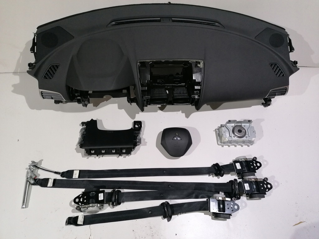 фото №1, Mitsubishi eclipse cross приборная панель консоль подушка безопасности ремни