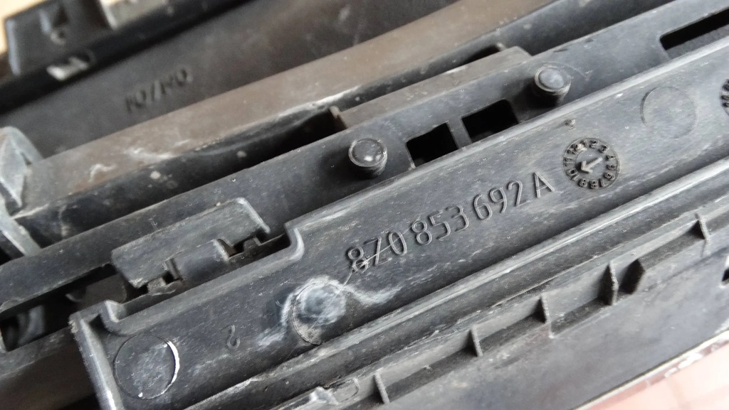 фото №10, Решітка радіатора решітка радіатора 8z0853692a audi a2